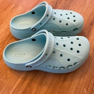 Croc PLATFORM. Woman’s size 9